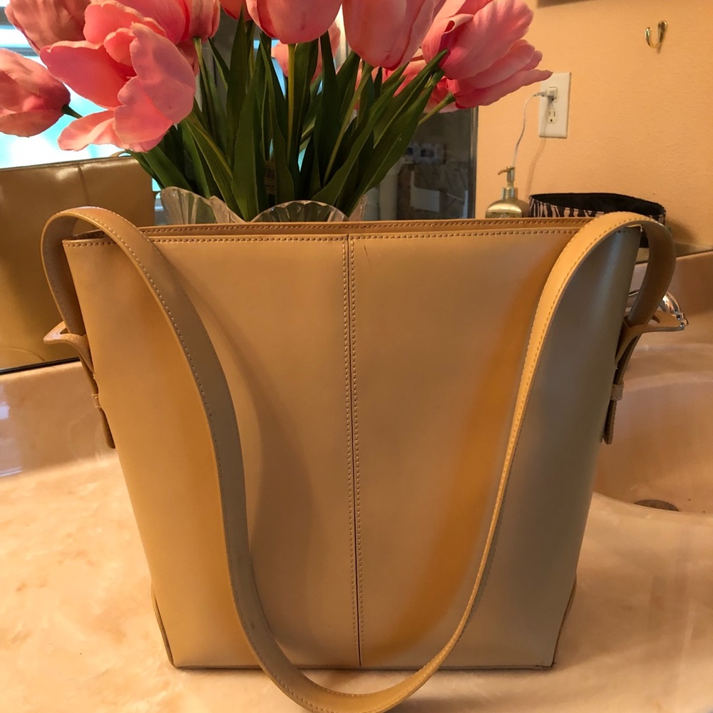 M. London beige shoulder bag
